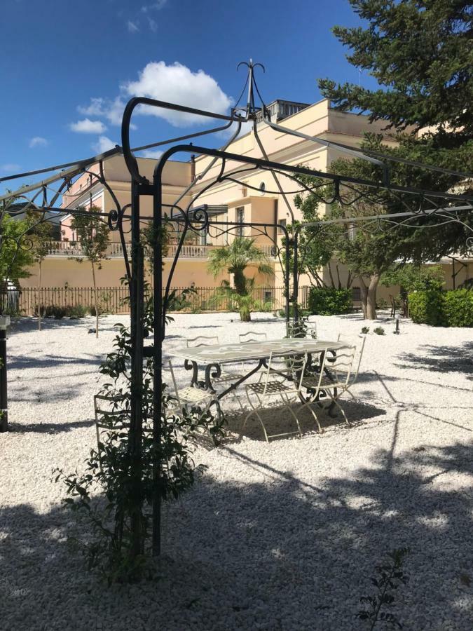 Giardini 82 B&B Γκραβίνα Εξωτερικό φωτογραφία