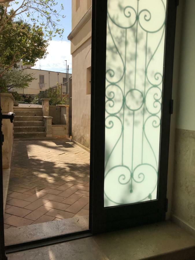 Giardini 82 B&B Γκραβίνα Εξωτερικό φωτογραφία